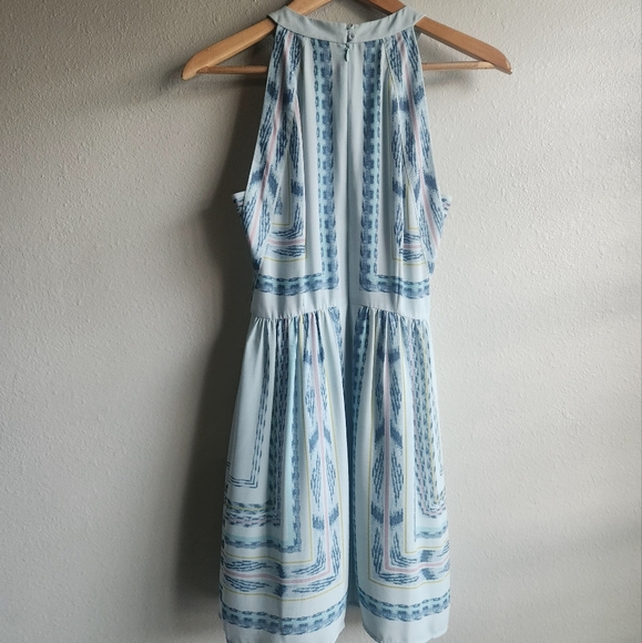 BCBGMAXAZRIA Cambria Mini Shift Dress | Crystal Blue Keyhole | Size 4 EUC - Picture 4 of 8